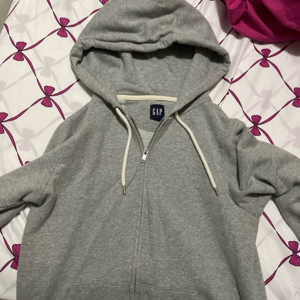 GAP gray sweater size medium